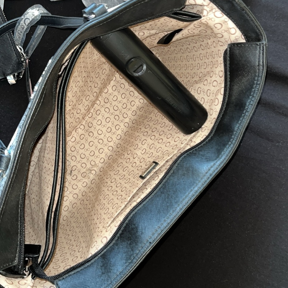 Guess Tote - Picture 6 of 7